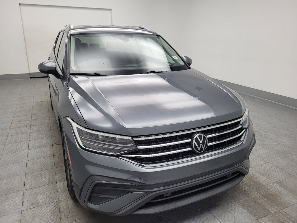 Used 2024 Volkswagen Tiguan SE FWD image 14