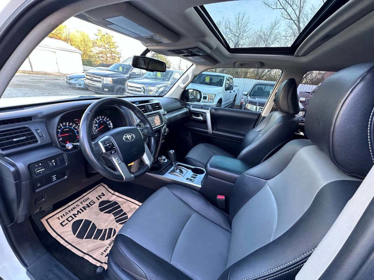 Used 2018 Toyota 4Runner SR5 Premium image 9