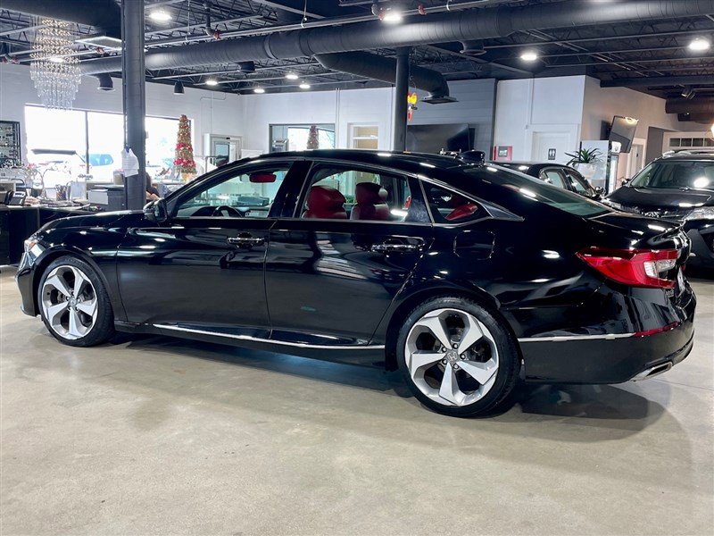 Used 2020 Honda Accord Touring image 2