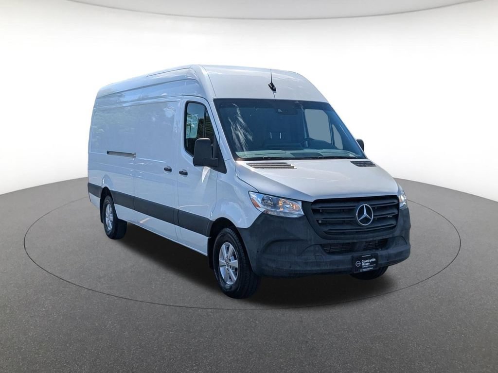 Used 2021 Mercedes-Benz Sprinter 2500 image 3