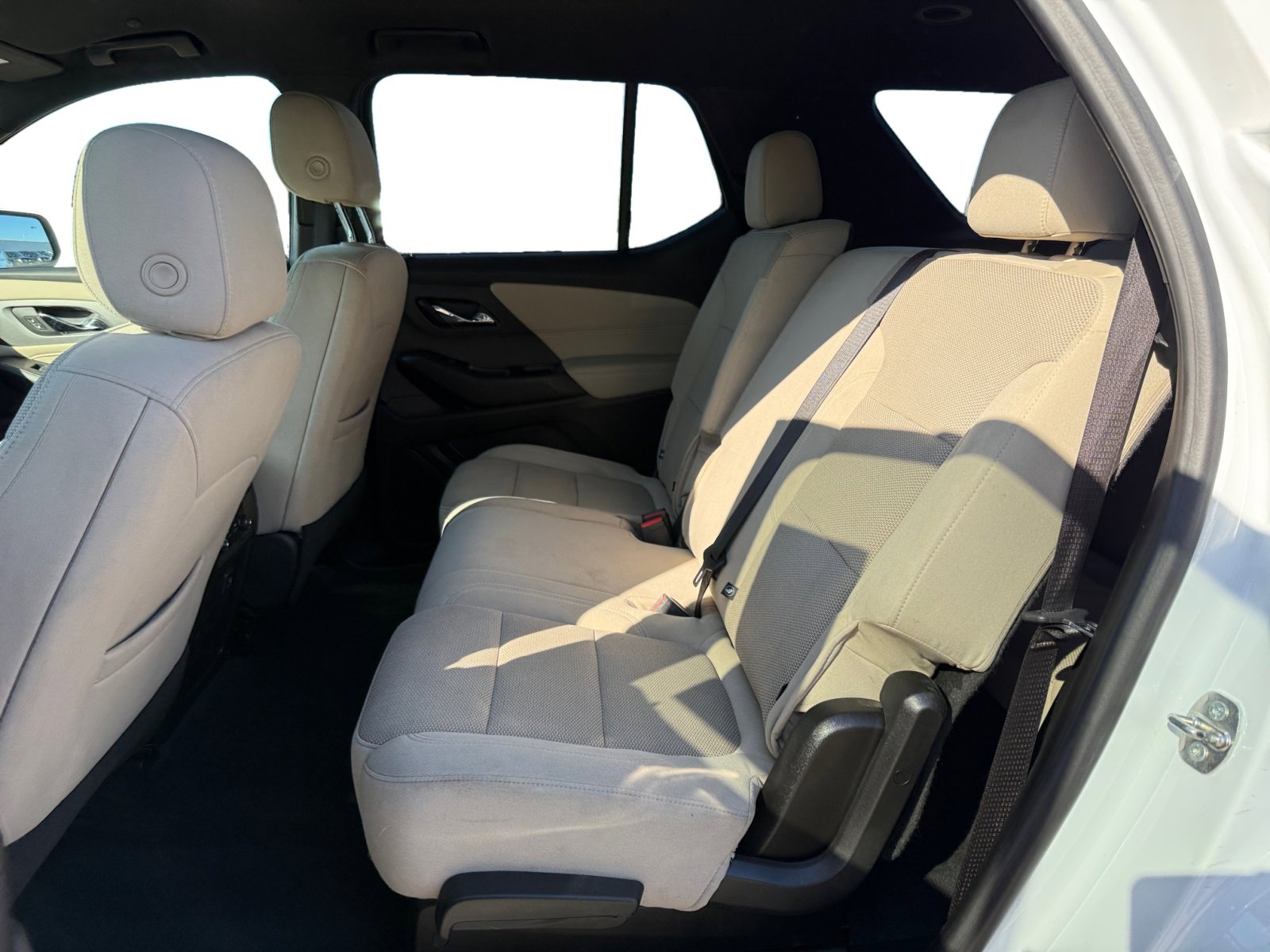 Used 2022 Chevrolet Traverse LS image 16