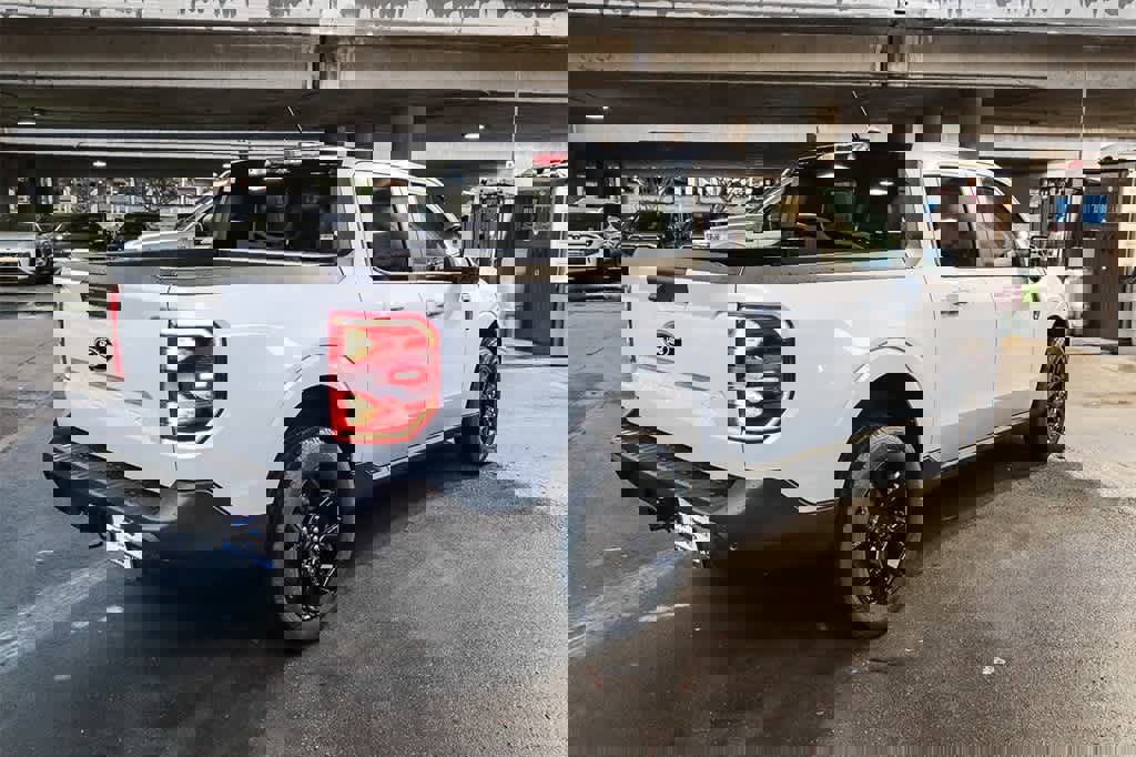 New 2025 Ford Maverick Lariat w/ Black Appearance Package image 6