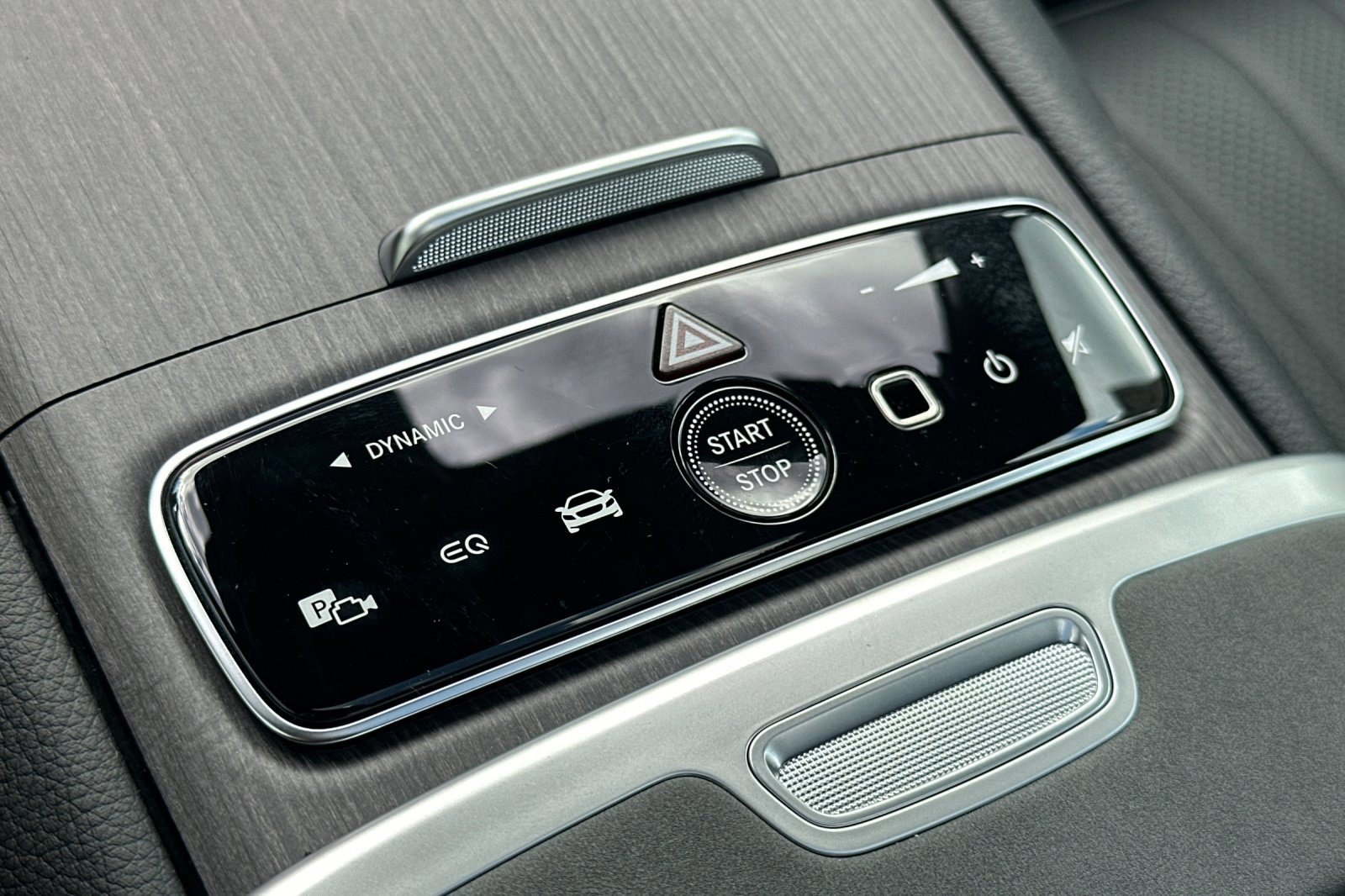 New 2026 Mercedes-Benz EQS 400 4MATIC SUV image 29