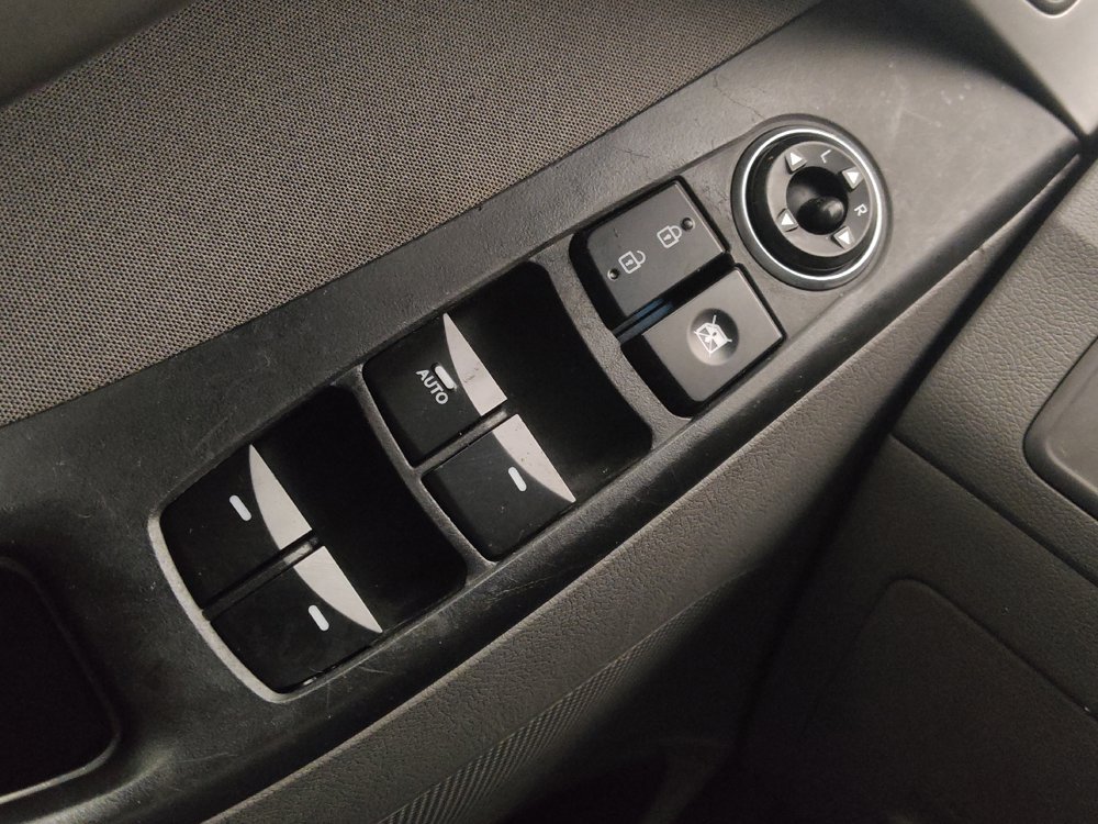 Used 2016 Hyundai Elantra SE w/ Option Group 02 FWD image 27