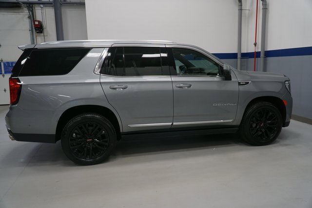Used 2023 GMC Yukon Denali w/ Advanced Technology Package image 7