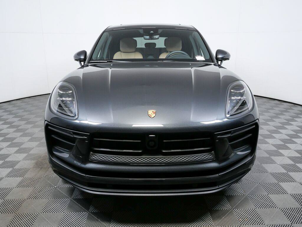 Certified 2026 Porsche Macan Turbo AWD/4WD image 34