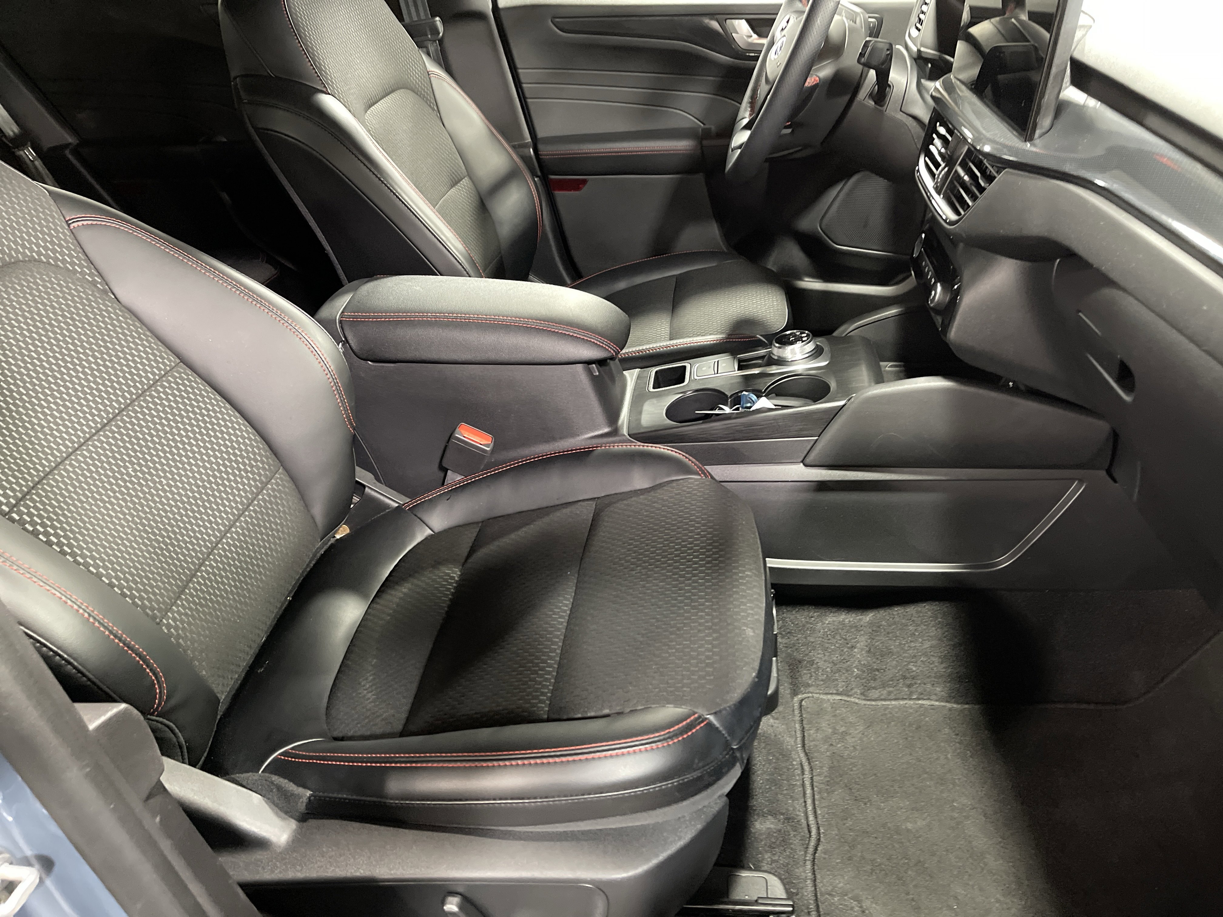 Used 2024 Ford Escape ST-Line Select w/ Tech Pack #2 image 13