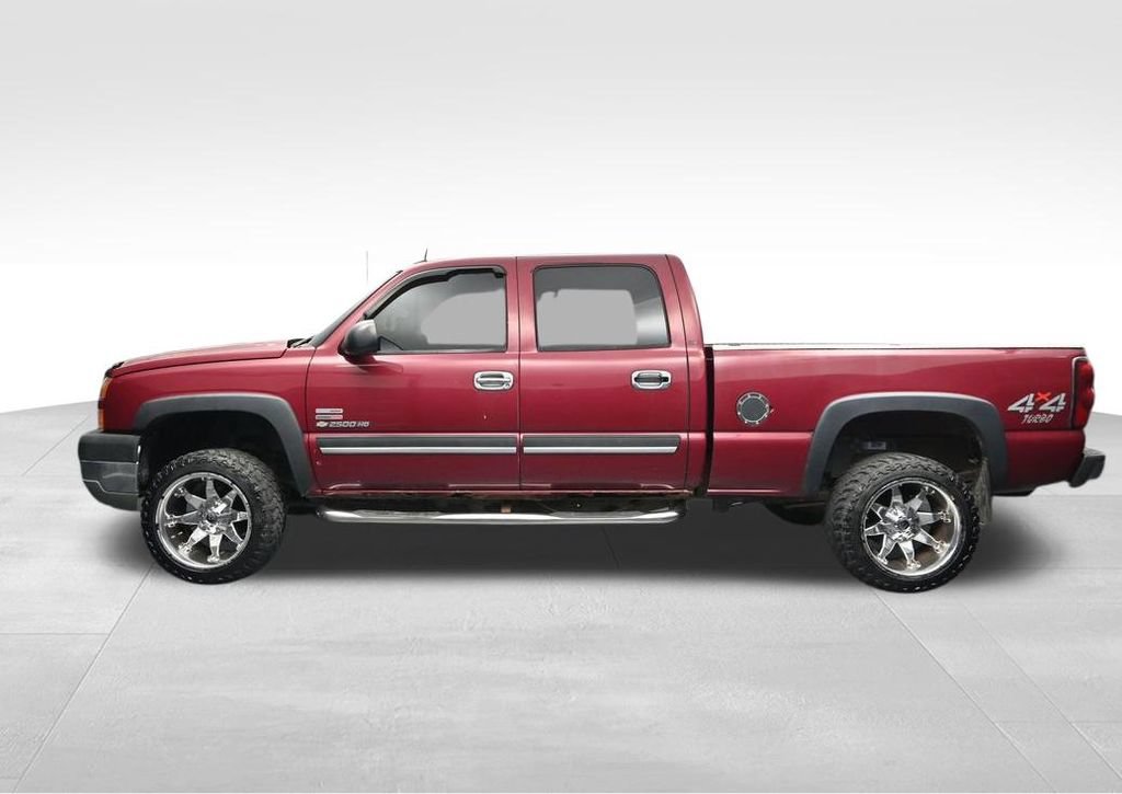 Used 2005 Chevrolet Silverado 2500 LT w/ Heavy-Duty Power Package AWD/4WD image 2