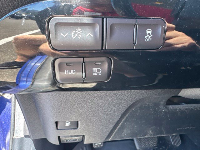 Used 2016 Toyota Prius Four w/ Advanced Technology Package FWD image 8
