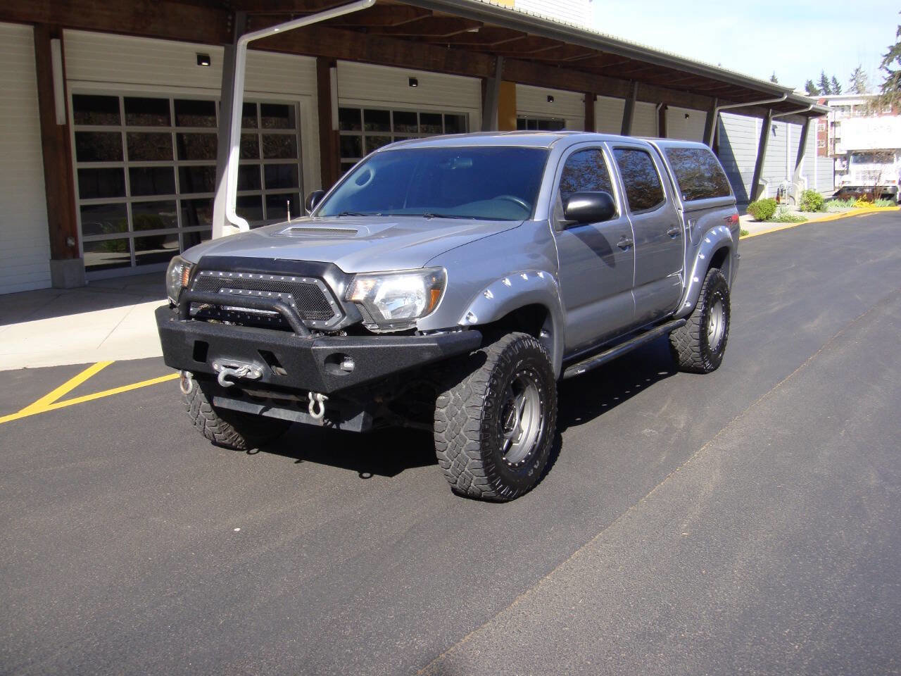Used 2015 Toyota Tacoma 4x4 Double Cab w/ TRD Off-Road Package image 2
