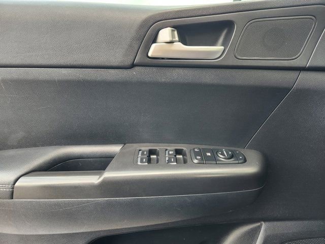Used 2018 Kia Sportage LX image 23