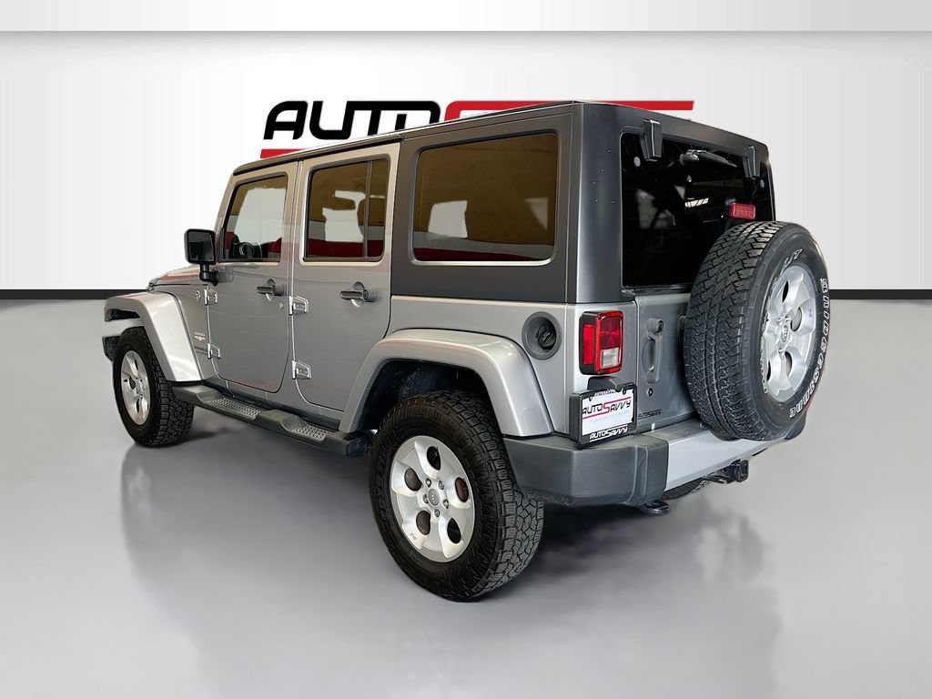 Used 2014 Jeep Wrangler Unlimited Sahara w/ Connectivity Group AWD/4WD image 5