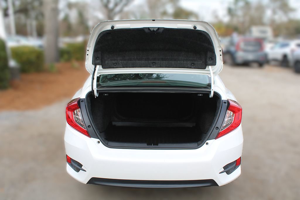 Used 2018 Honda Civic EX image 9