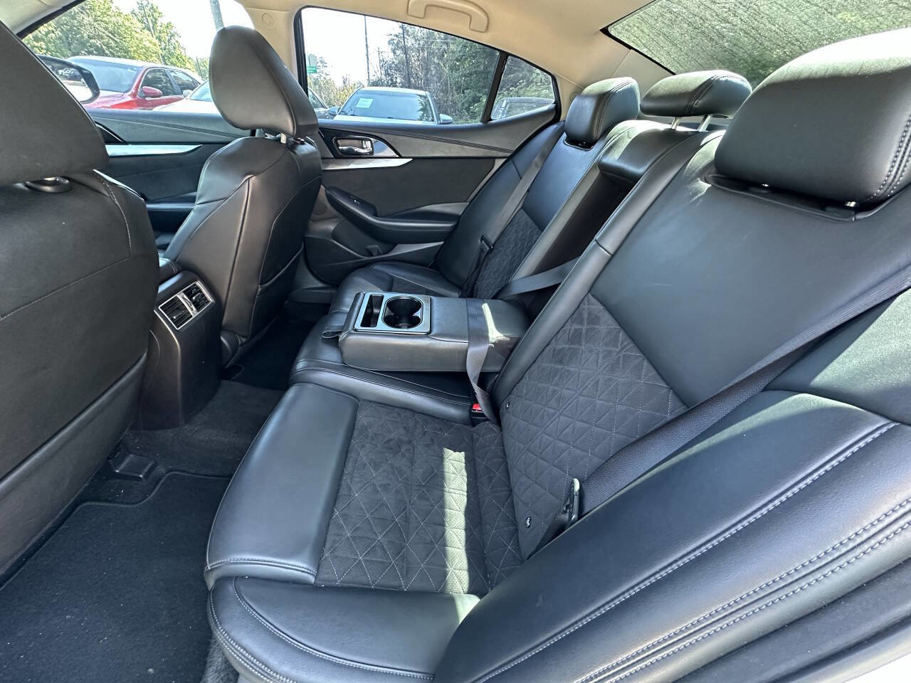Used 2016 Nissan Maxima SR FWD image 11