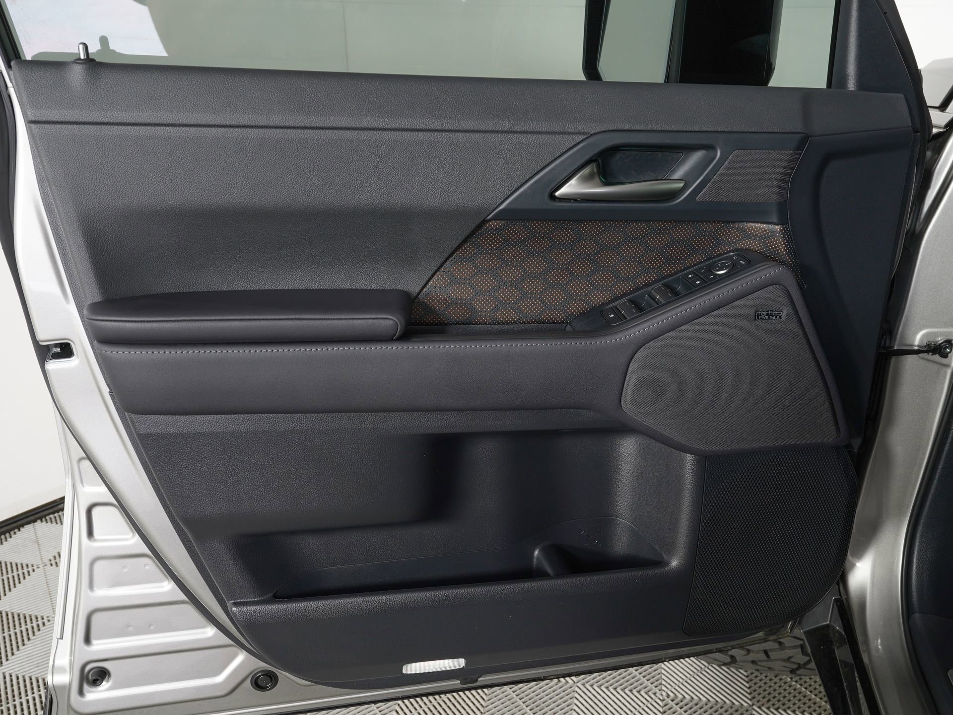 Used 2026 Lexus GX 550 w/ Accessory Package (2T) image 17