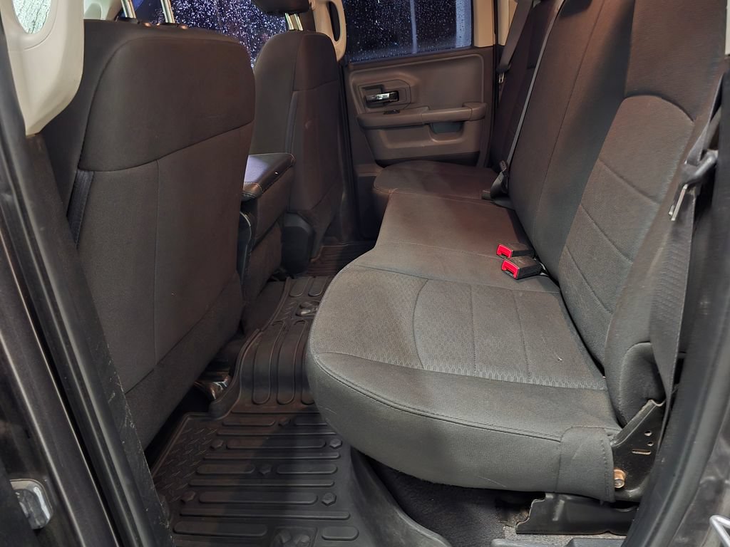 Used 2019 RAM 1500 Warlock AWD/4WD image 32