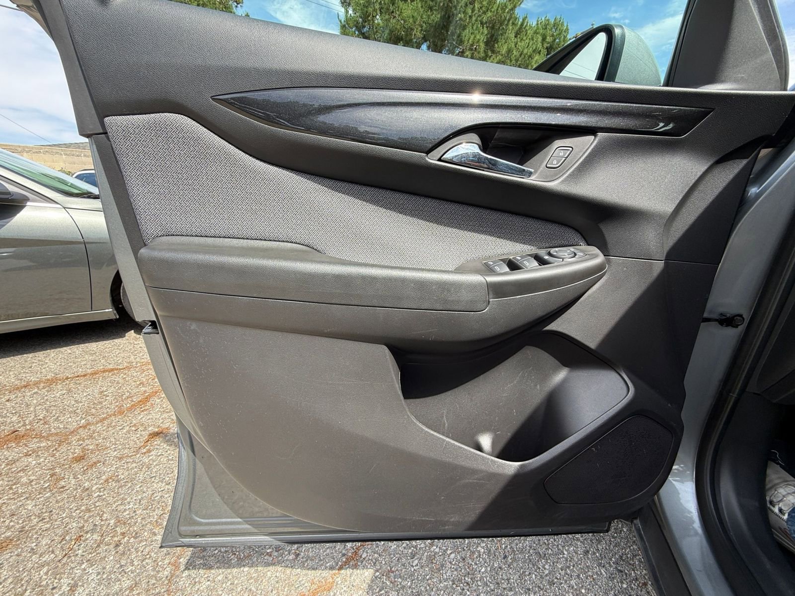 Used 2025 Chevrolet TrailBlazer LT FWD image 18