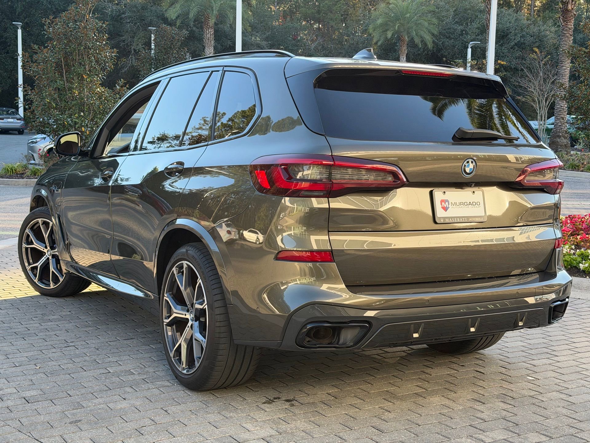 Used 2022 BMW X5 xDrive45e w/ M Sport Package image 3