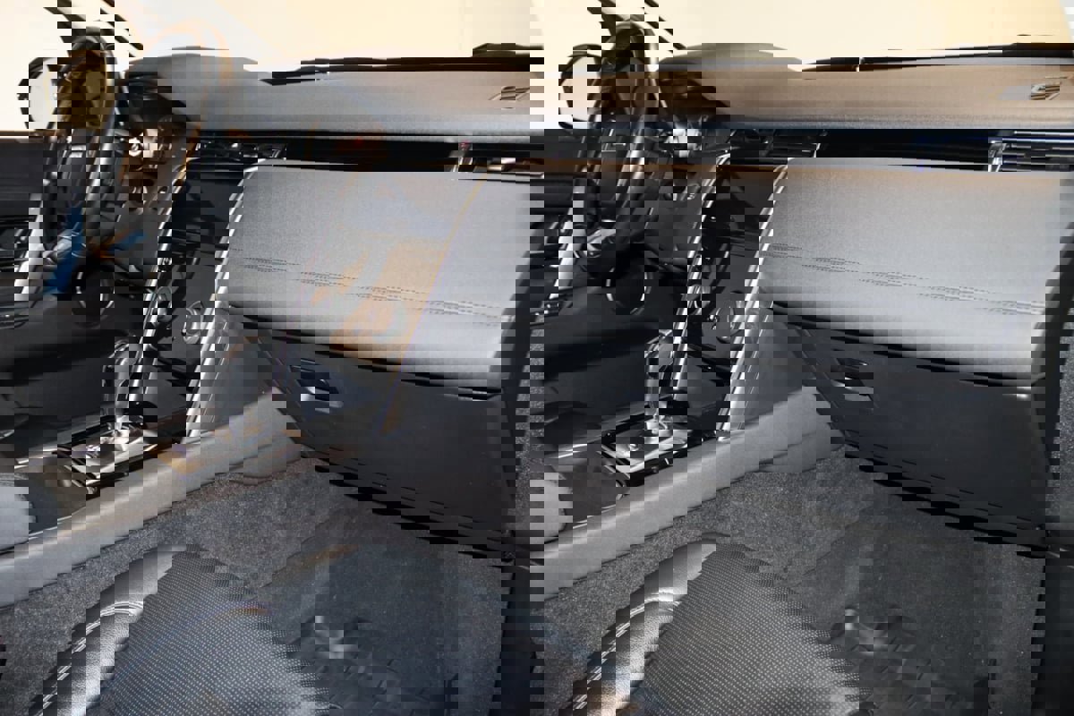 Used 2020 Land Rover Discovery Sport S image 55