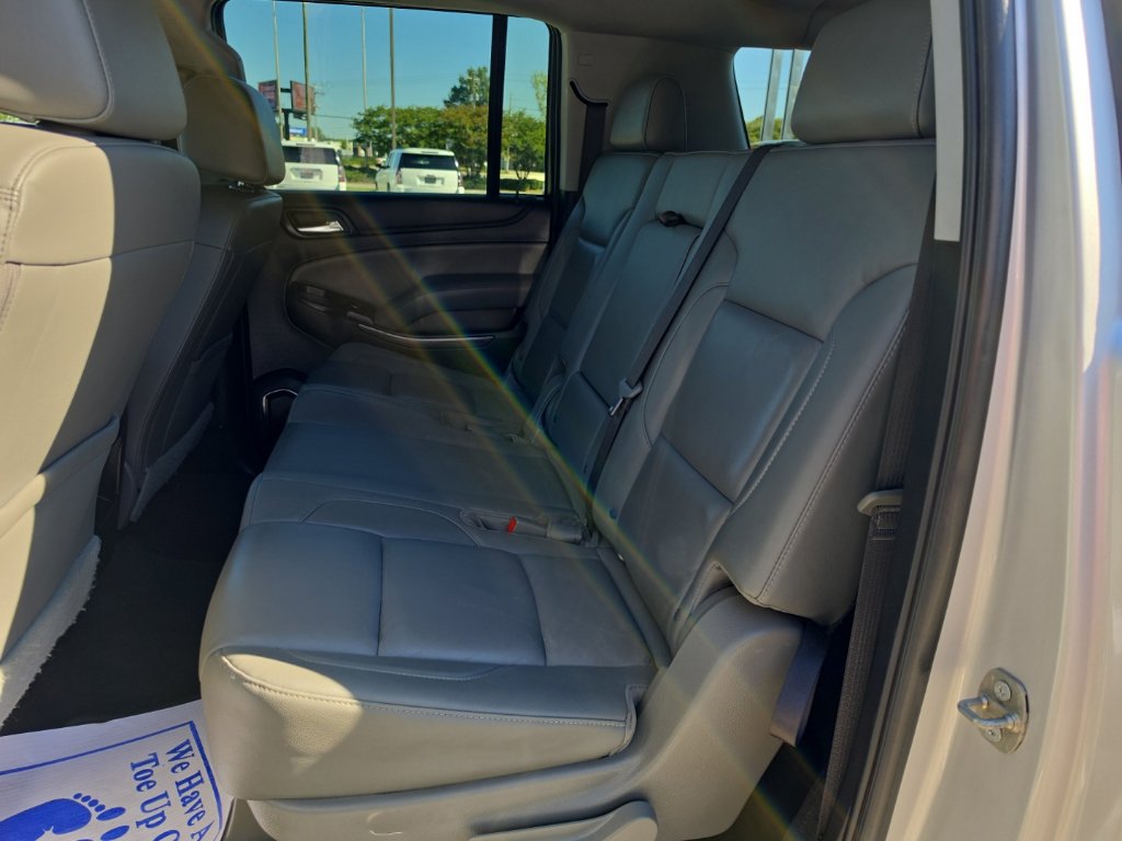 Used 2020 Chevrolet Suburban LT AWD/4WD image 5