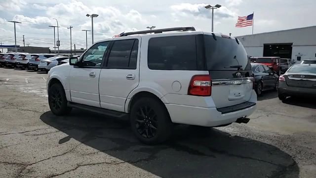 Used 2016 Ford Expedition XLT w/ Equipment Group 202A AWD/4WD image 6