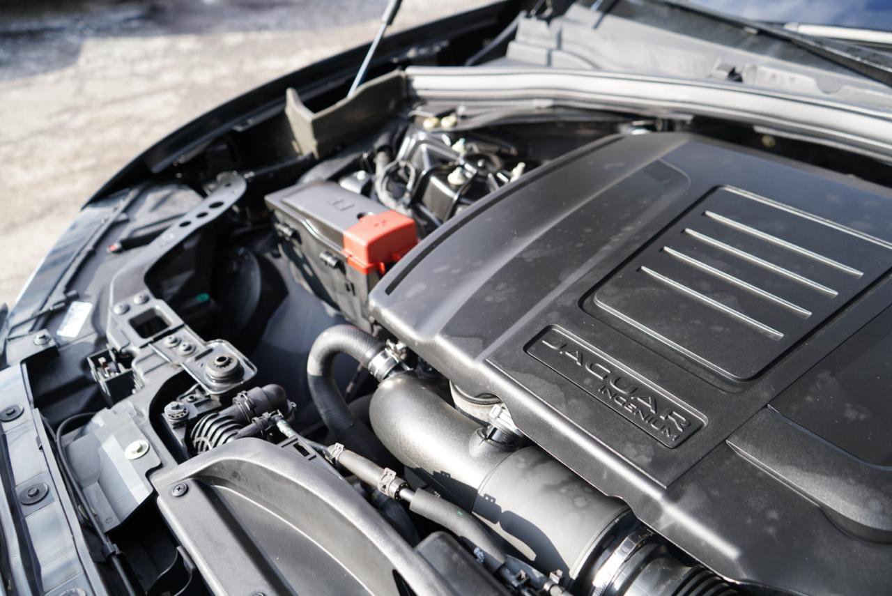 Used 2019 Jaguar F-PACE R-Sport image 92