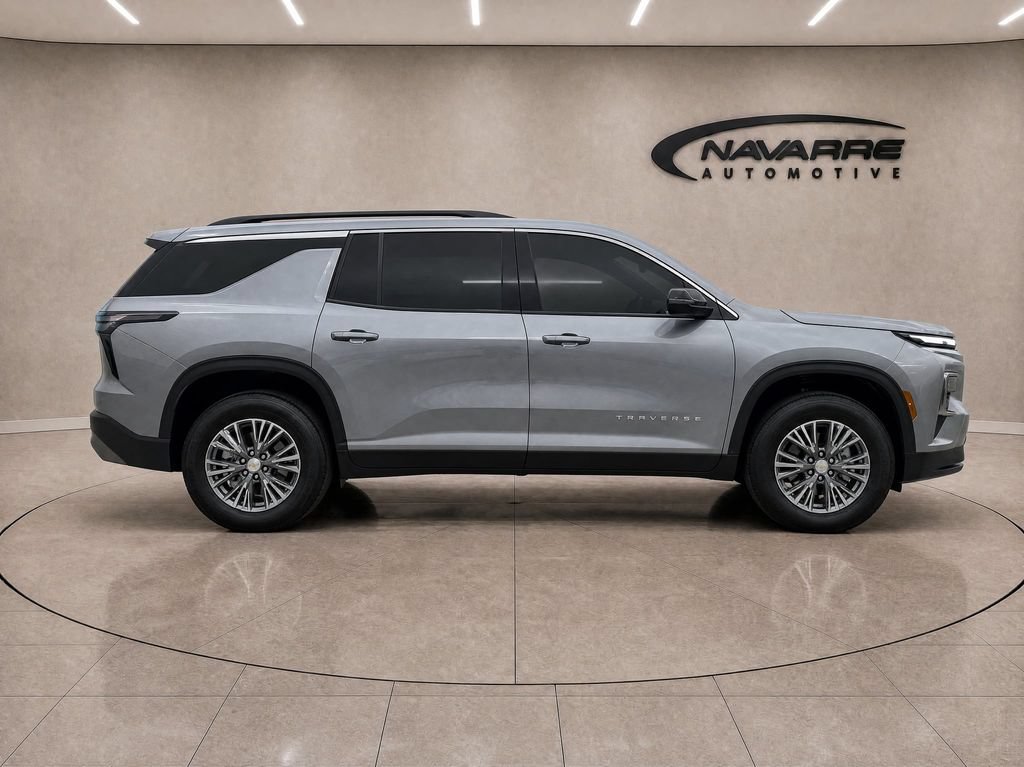 Used 2025 Chevrolet Traverse LT AWD/4WD image 8