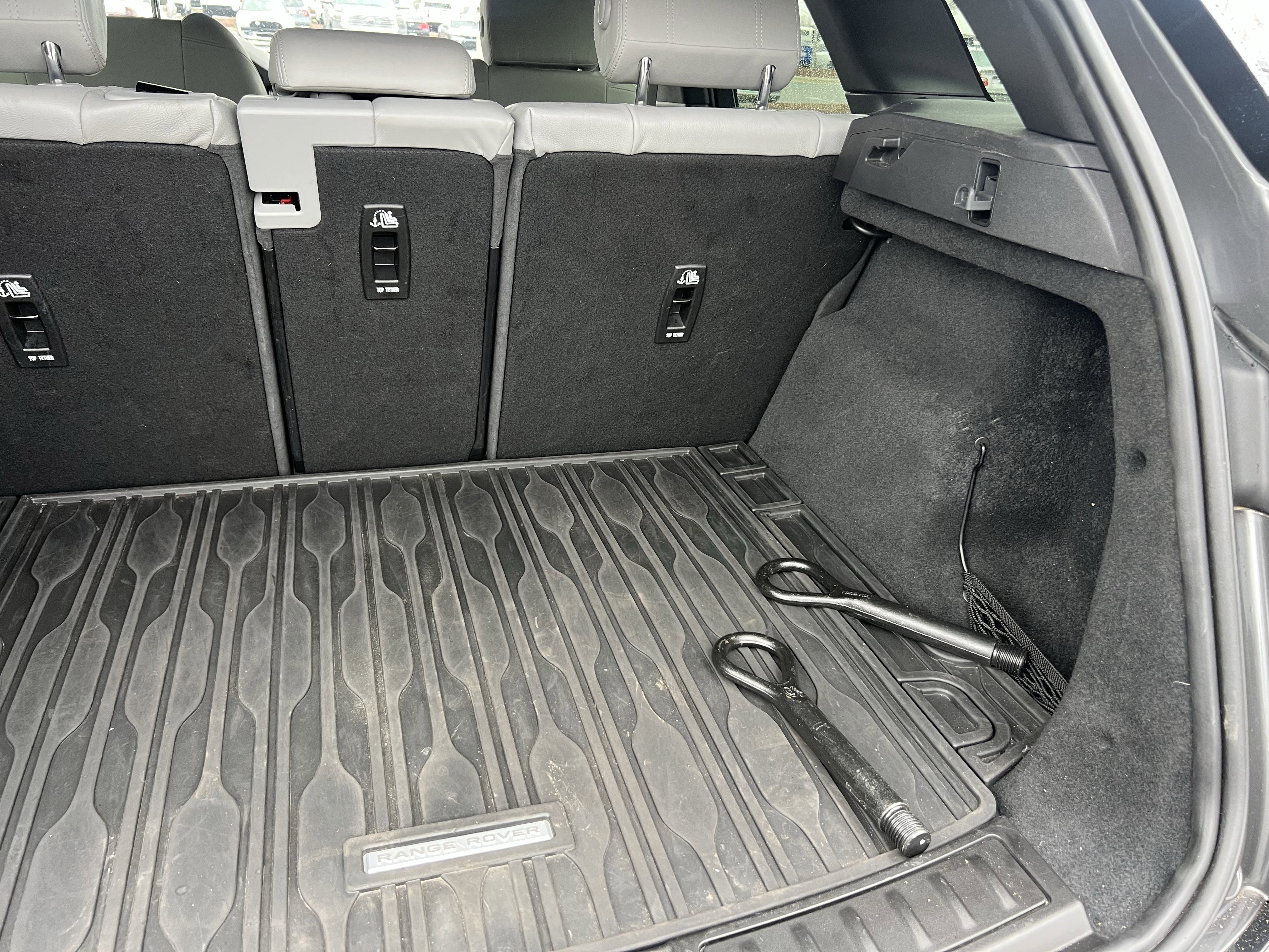 Used 2020 Land Rover Range Rover Evoque S image 37