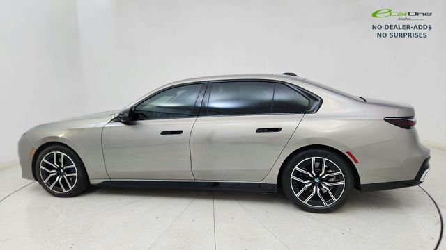 Used 2024 BMW i7 M70 w/ Executive Package image 4
