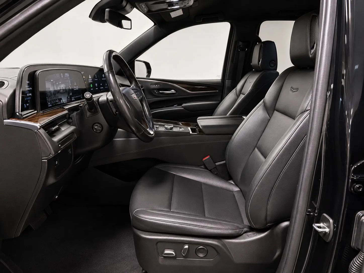 Used 2023 Cadillac Escalade ESV Luxury RWD image 9