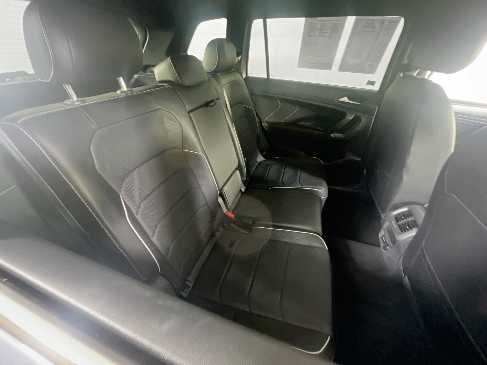 Used 2022 Volkswagen Tiguan SEL R-Line image 27