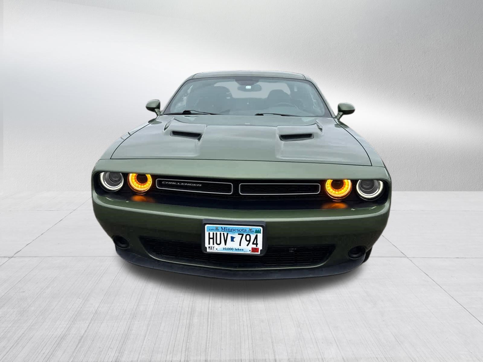 Used 2019 Dodge Challenger SXT image 2