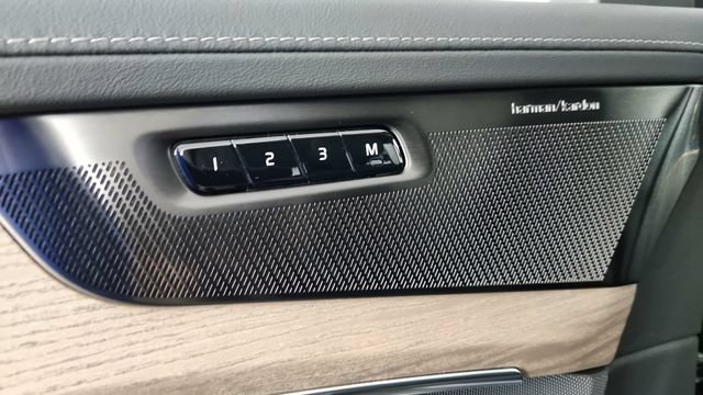 New 2026 Volvo XC90 B6 Plus w/ Protection Package AWD/4WD image 11