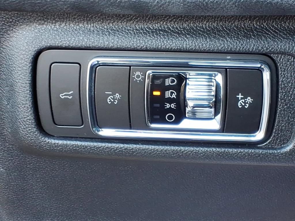 Certified 2023 Lincoln Corsair AWD w/ Equipment Group 101A image 16