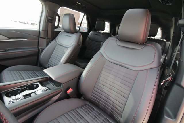 New 2026 Ford Explorer ST-Line w/ ST-Line Street Pack image 17