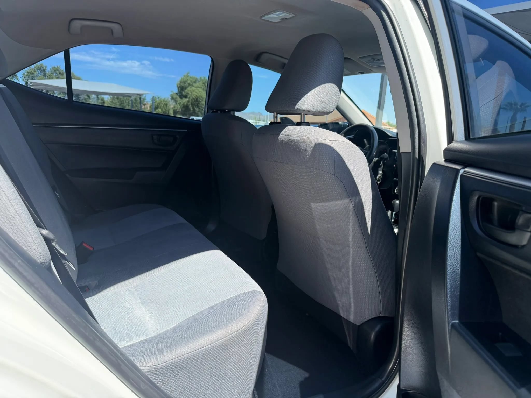 Used 2015 Toyota Corolla L FWD image 19