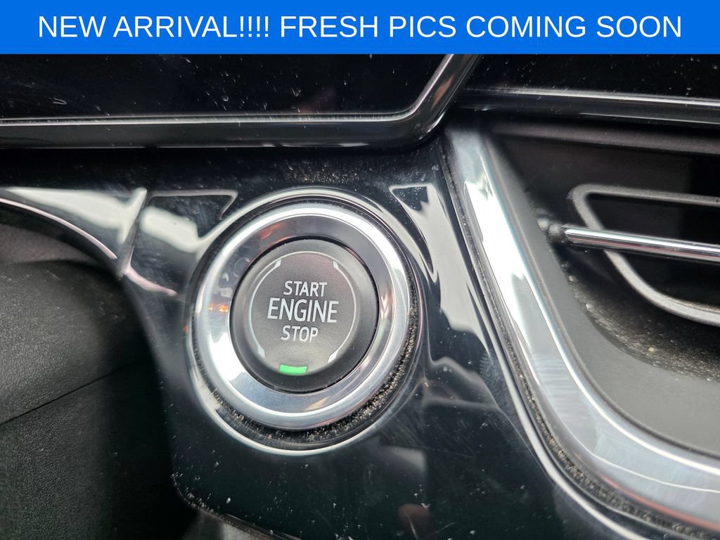 Used 2024 Chevrolet Trax RS w/ Sunroof Package FWD image 12