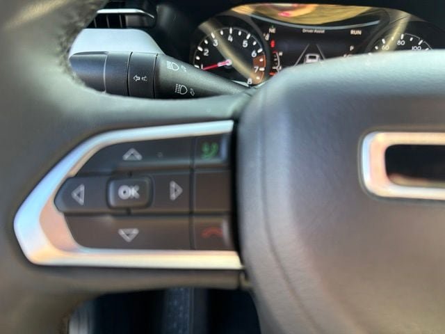 Used 2025 Jeep Compass Limited AWD/4WD image 19
