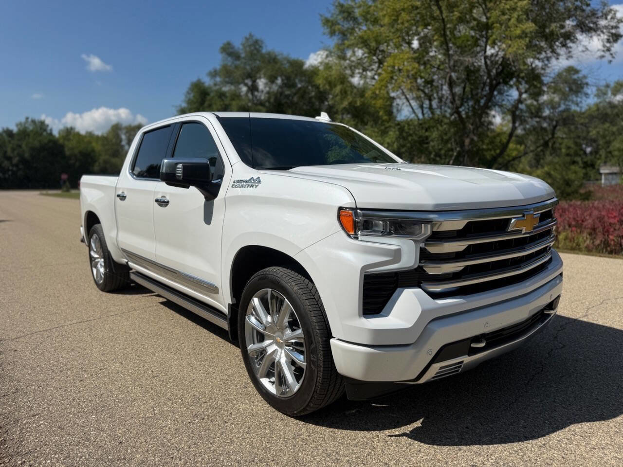 Used 2025 Chevrolet Silverado 1500 High Country image 4