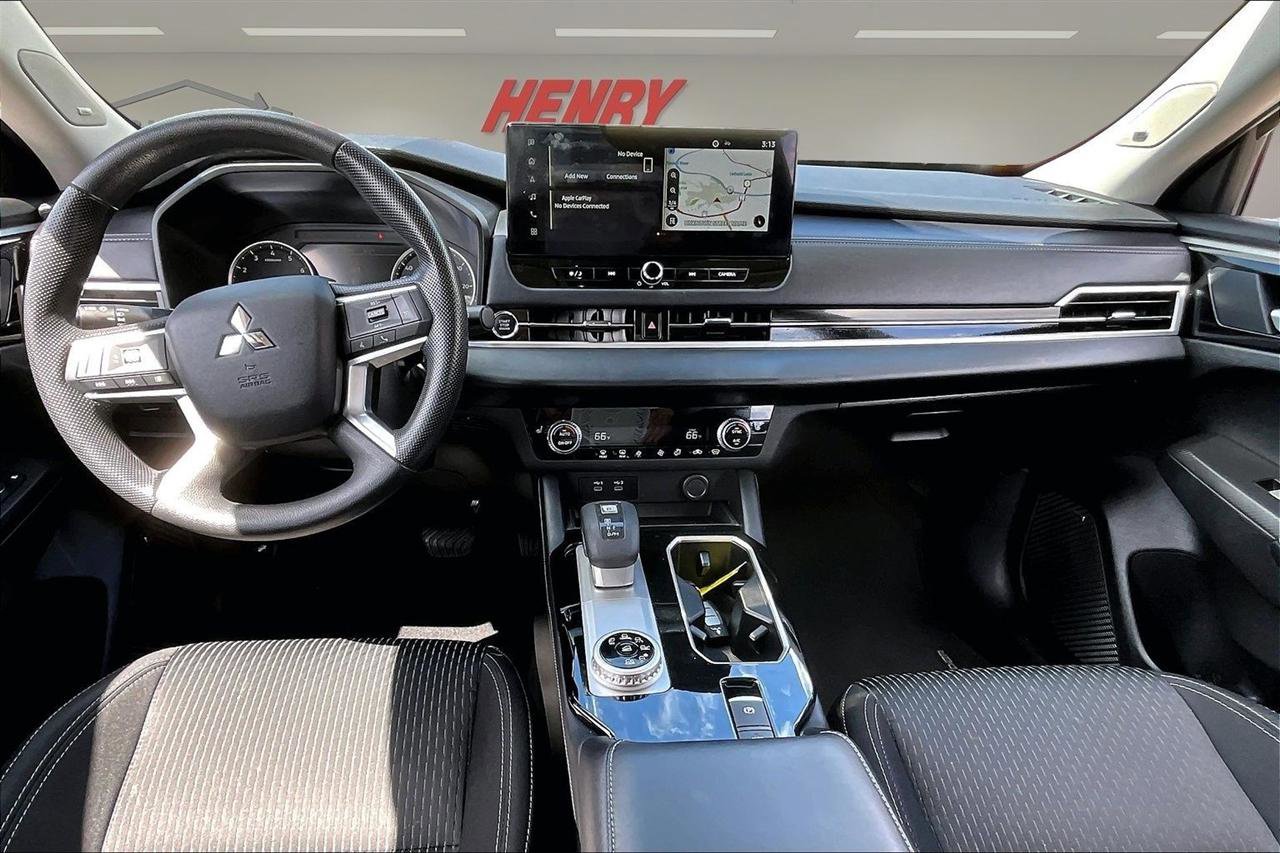 Used 2025 Mitsubishi Outlander ES AWD/4WD image 8
