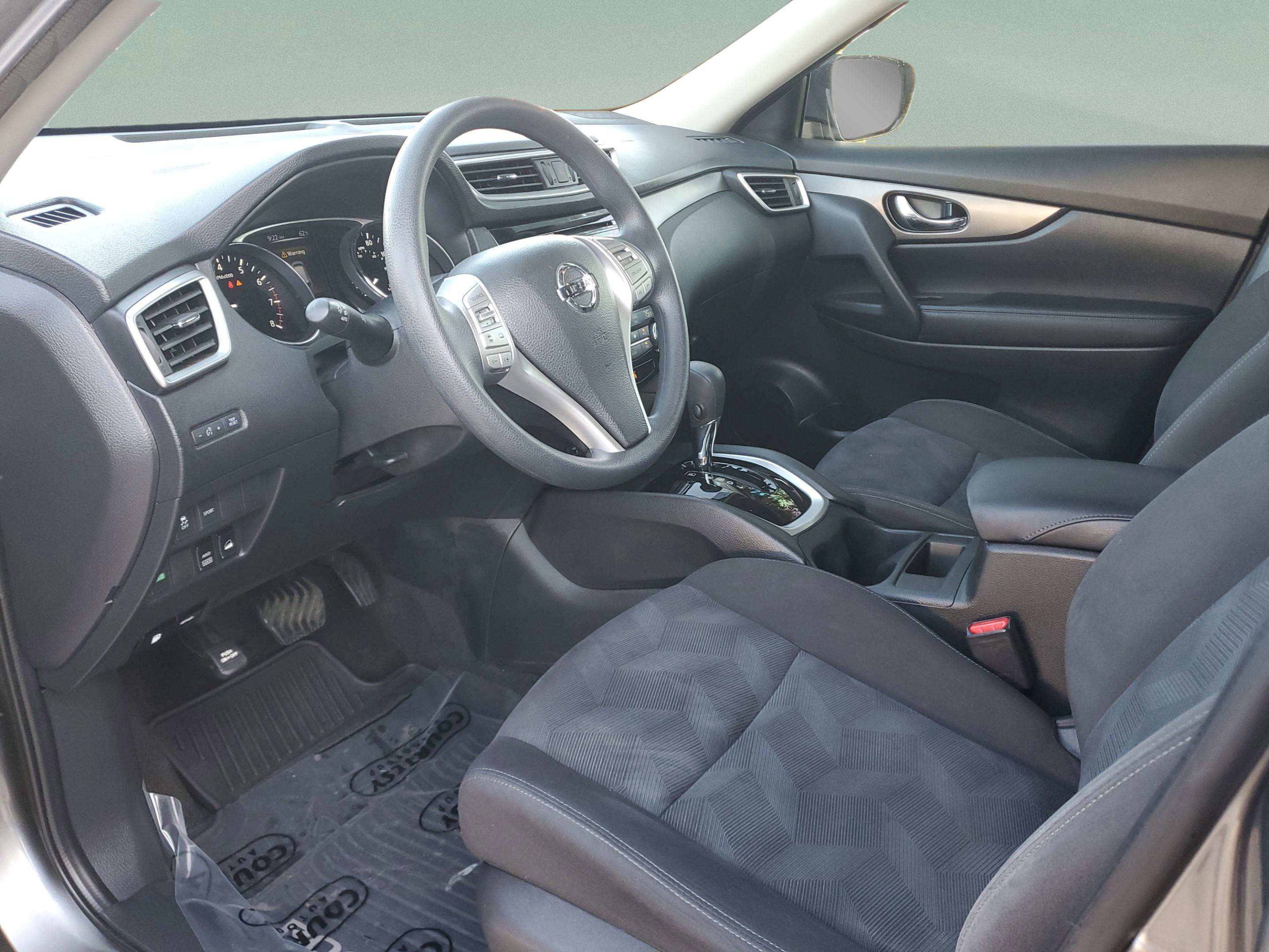 Used 2016 Nissan Rogue SV image 19