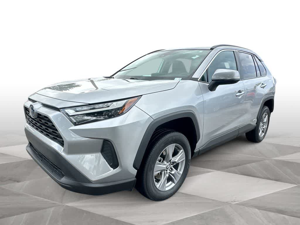 Used 2023 Toyota RAV4 LE AWD/4WD image 4