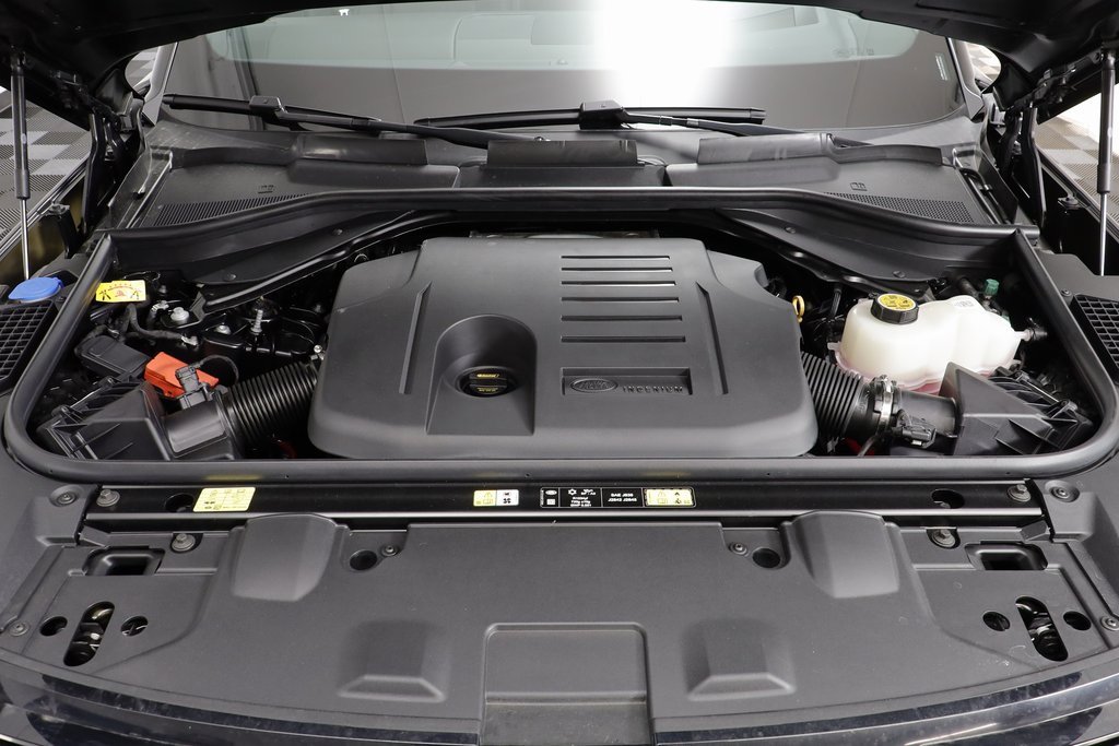 New 2025 Land Rover Range Rover SE image 25