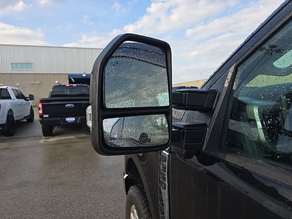 Used 2024 Ford F350 XLT AWD/4WD image 9