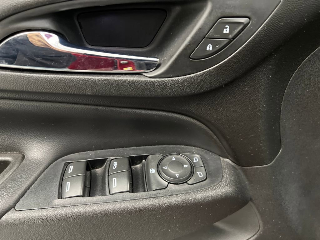 Used 2020 Chevrolet Equinox LT image 12
