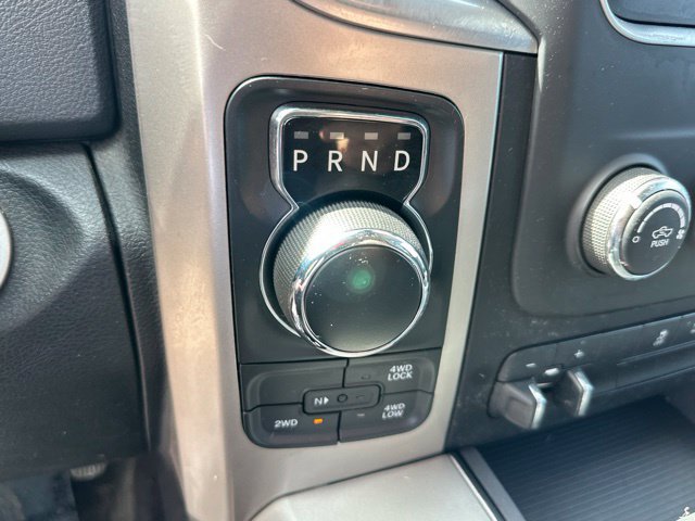 Used 2017 RAM 1500 Classic SLT w/ SLT Plus D←cor Group AWD/4WD image 6