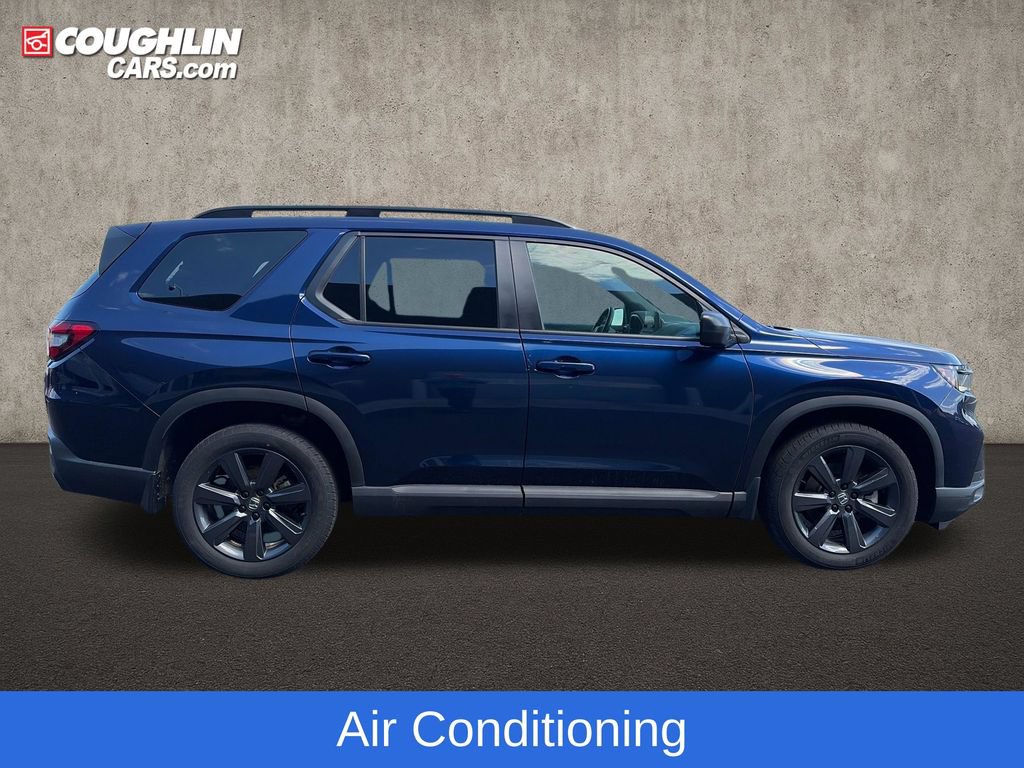 Used 2025 Honda Pilot Sport image 10