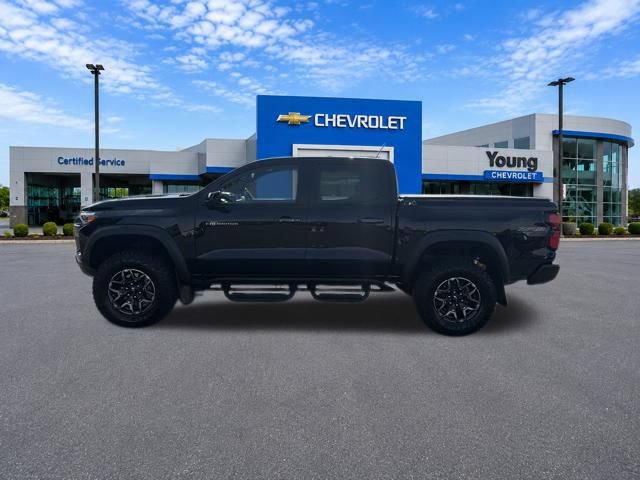 Used 2025 Chevrolet Colorado ZR2 w/ Technology Package AWD/4WD image 4