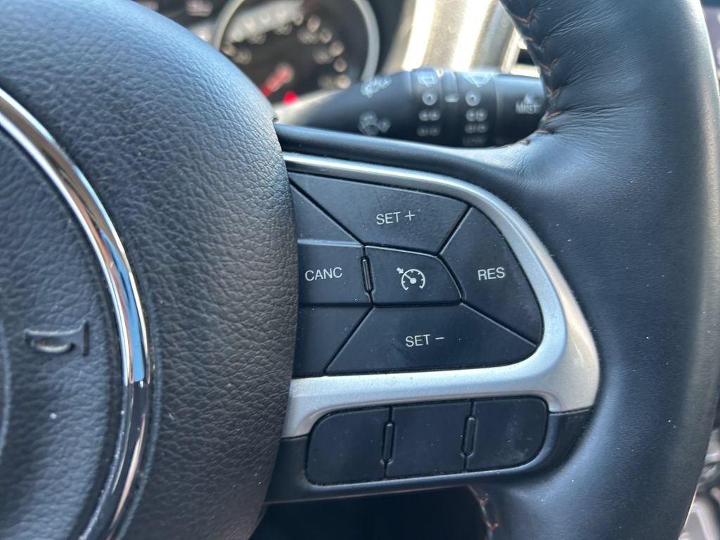 Used 2017 Jeep Compass Limited w/ Navigation Group AWD/4WD image 33