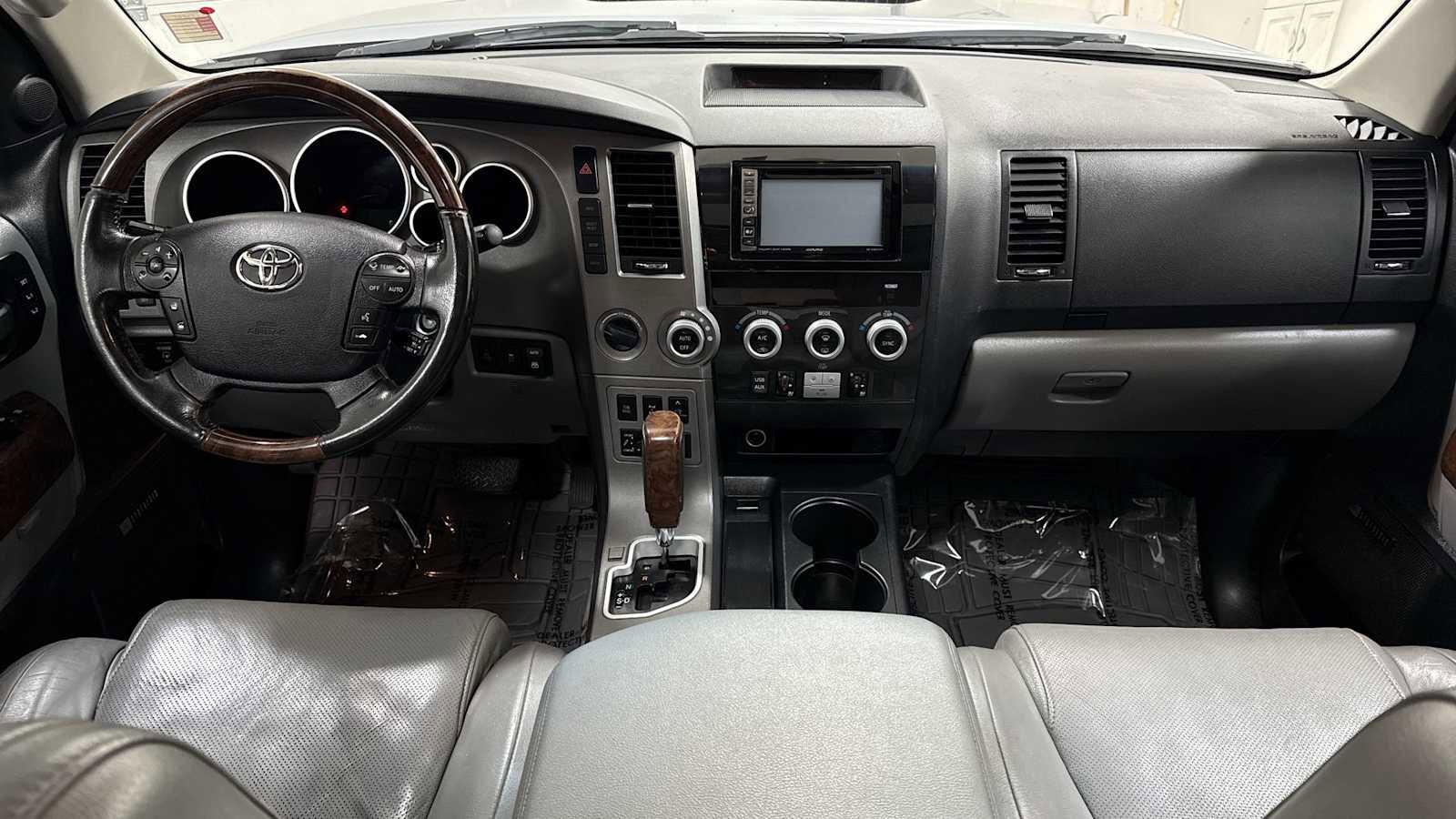 Used 2010 Toyota Sequoia Platinum image 27